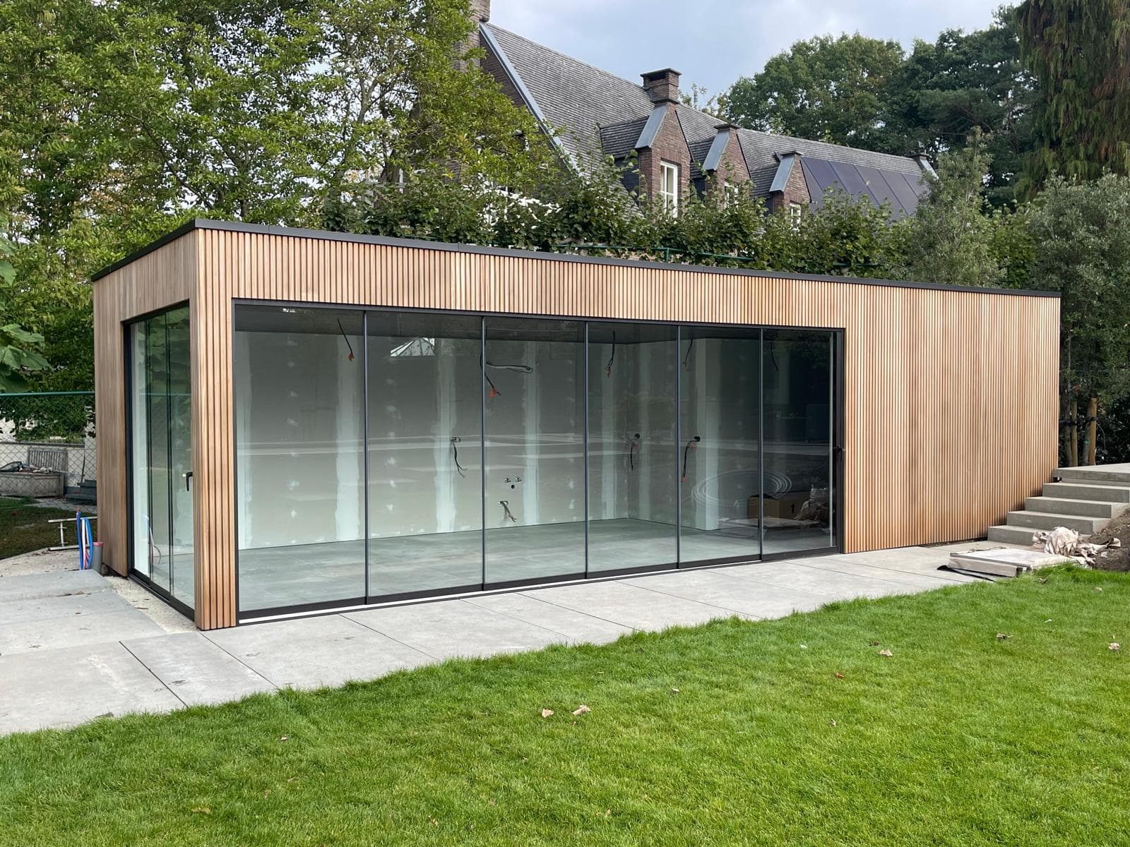 Poolhouse bij een zwembad in Hasselt