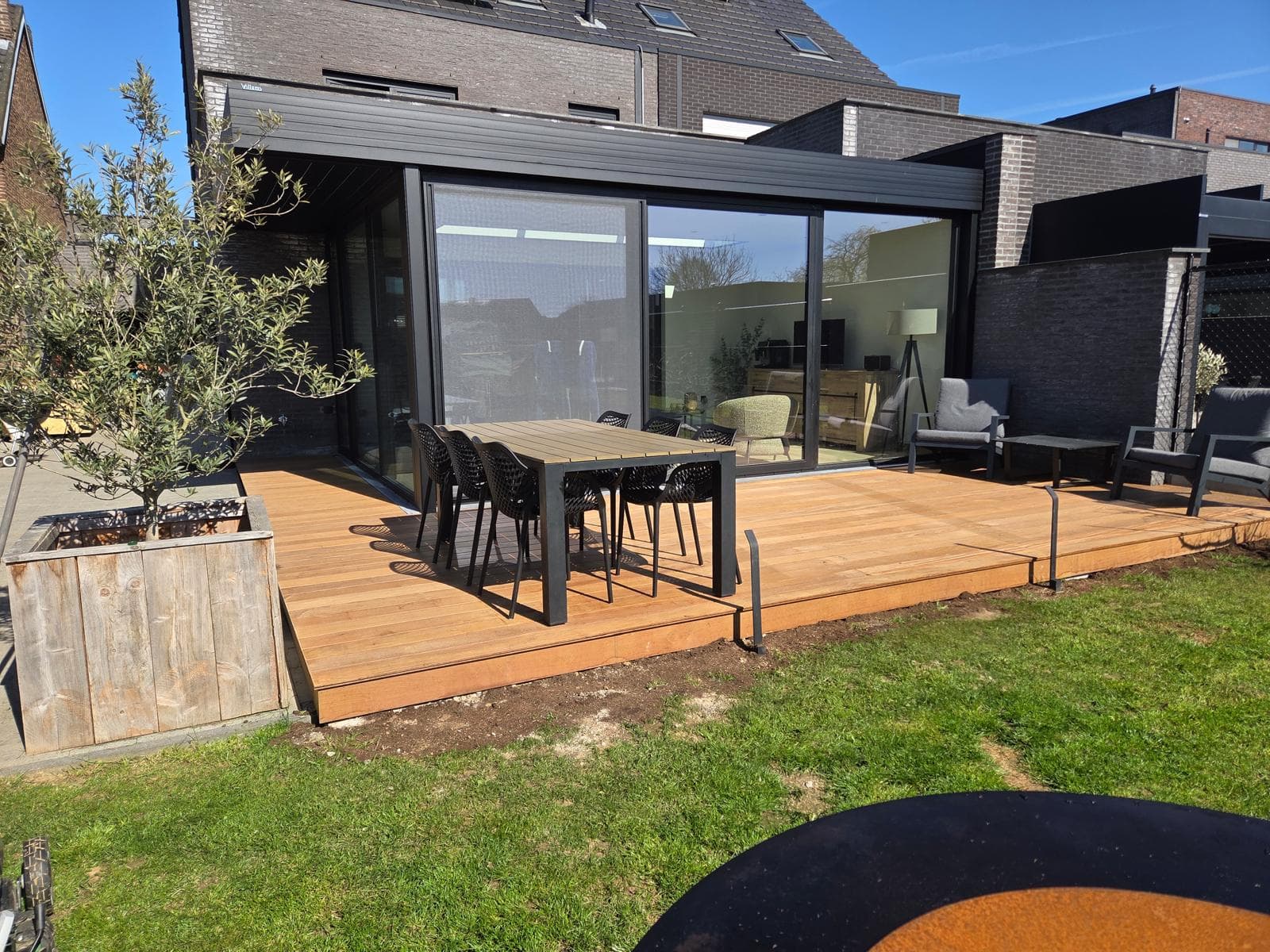 Hardhouten terras in Tali